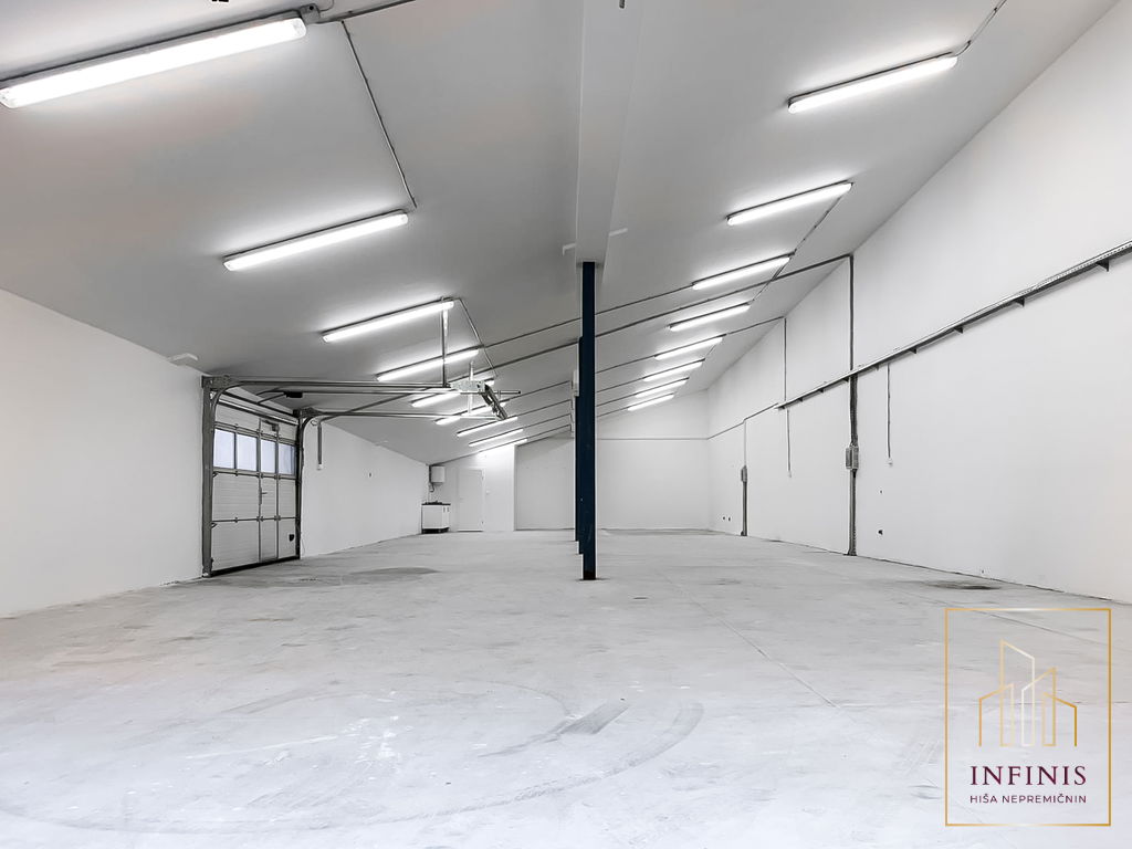 Ljubljana okolica – Logatec, poslovni prostor – PPO1176SD